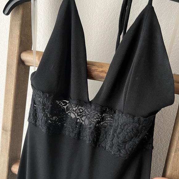 NWOT Primi - black dress with lace and halter back size s - Picture 3 of 6